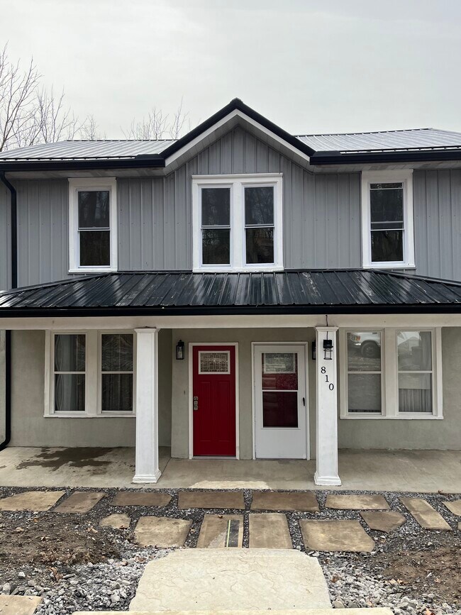 Photo - 810 College Ave Apartments