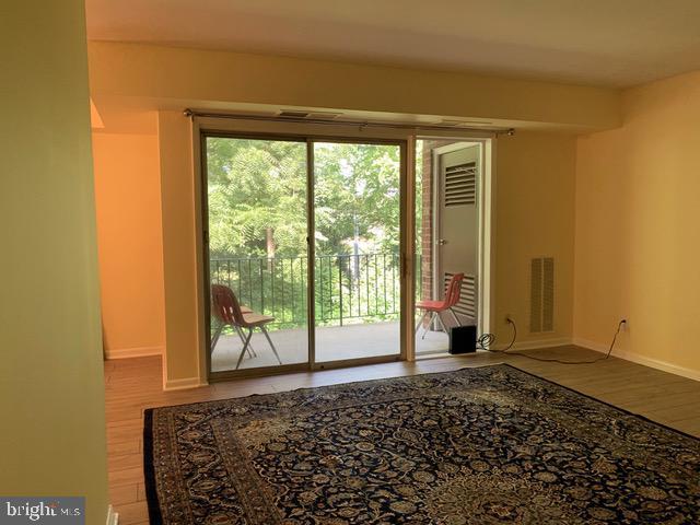 Primary Photo - 3890 Lyndhurst Dr