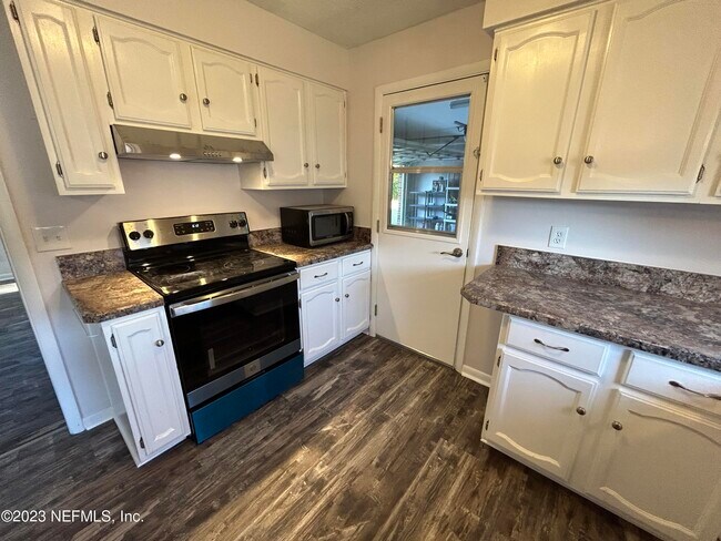 Building Photo - 2215 Gabriel Dr