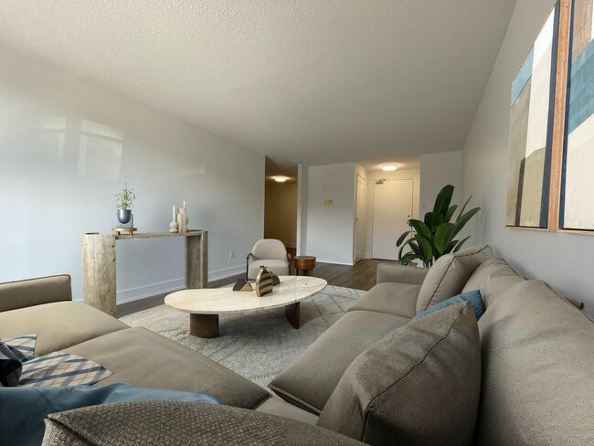 Photo du bâtiment - 118, 124 Christopher Drive