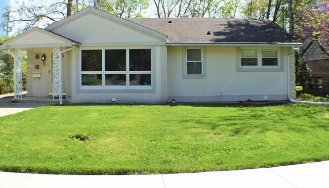 Building Photo - 1305 1st St