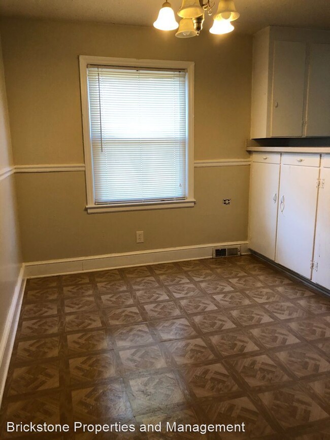 Building Photo - 3 br, 1 bath House - 9400 East WT Harris Blvd