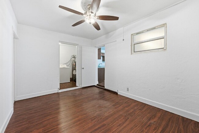 Building Photo - 970 Kenbar St