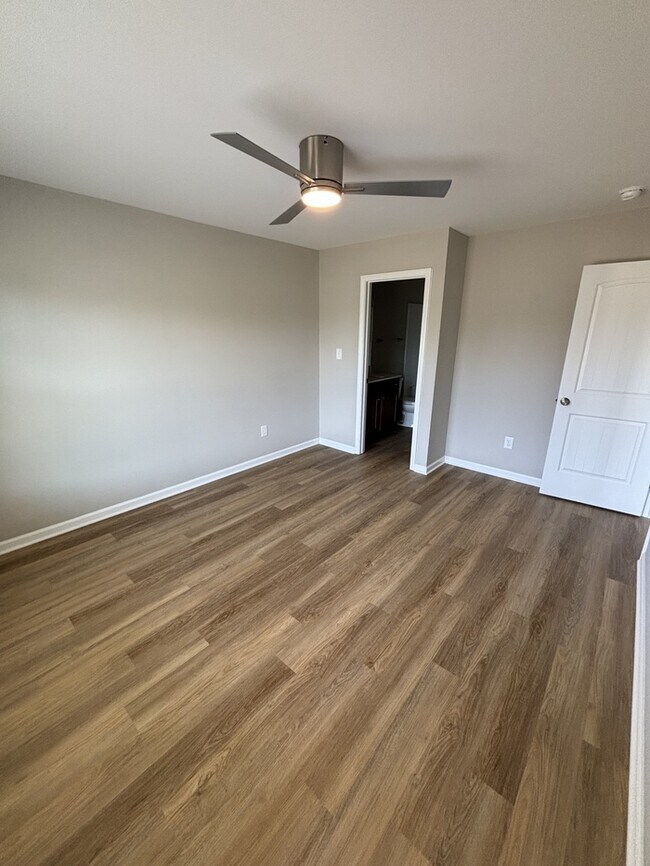 Foto del edificio - 107 Berkshire Cir