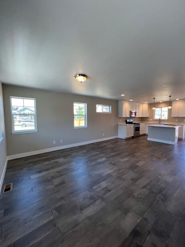 Foto del edificio - 2B/2B Berthoud Ranch Style Home Built with...