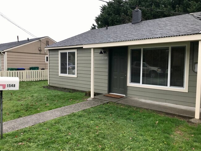 Foto del edificio - 1548 N Rainier Ave