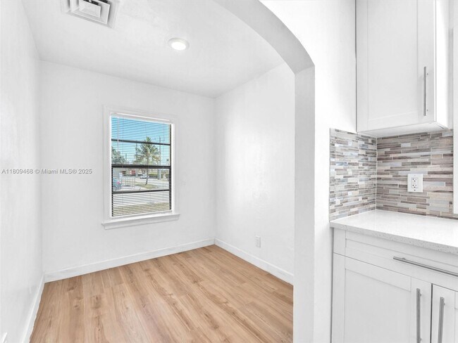 Foto del edificio - 443 Wilder St