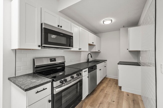 Foto del edificio - 3761 Avera Ave