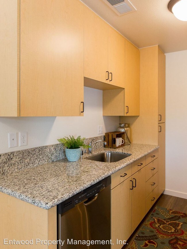 Foto del edificio - 4 br, 2 bath Room For Rent - 1132 W 7th St