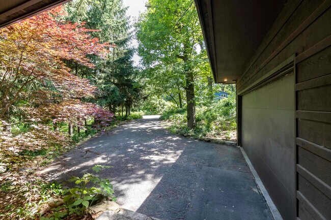 Foto del edificio - 6002 Hammersley Rd
