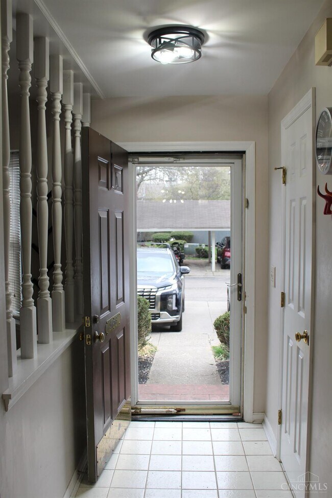 Foto del edificio - 9156 Dominion Cir
