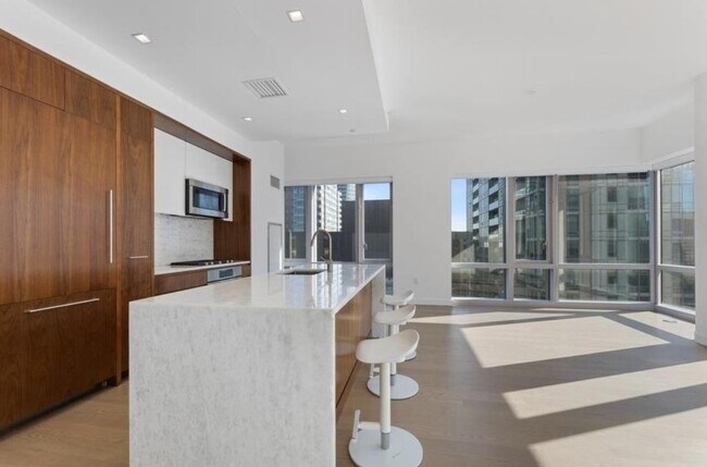 Foto del edificio - 75 Park Ln S