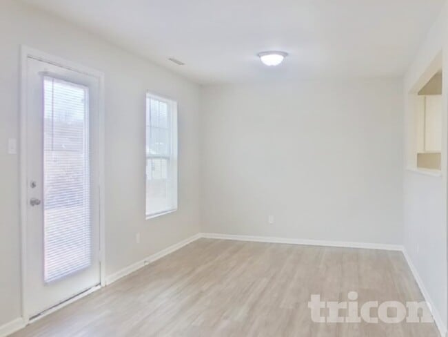 Building Photo - 907 Swearngan Ridge Ct