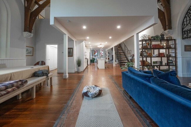 Building Photo - Newbold Square Church