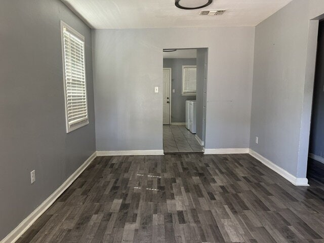 Photo - Charming 2-Bedroom Home with 980 Sq Ft of Cozy Living at 2385 Staten Avenue, Memphis!
