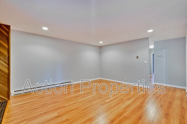 Building Photo - 505 Cypress Point Dr