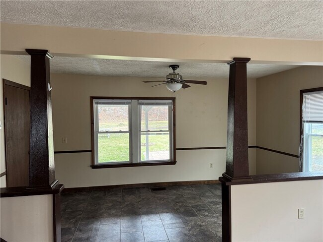 Foto del edificio - 1872 Miles St