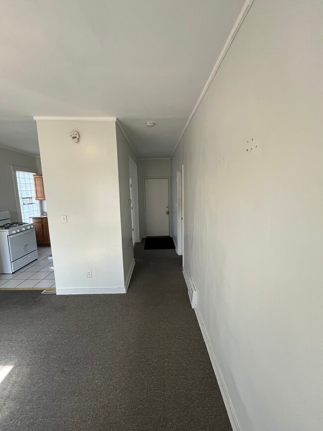 Building Photo - 231 Doty St