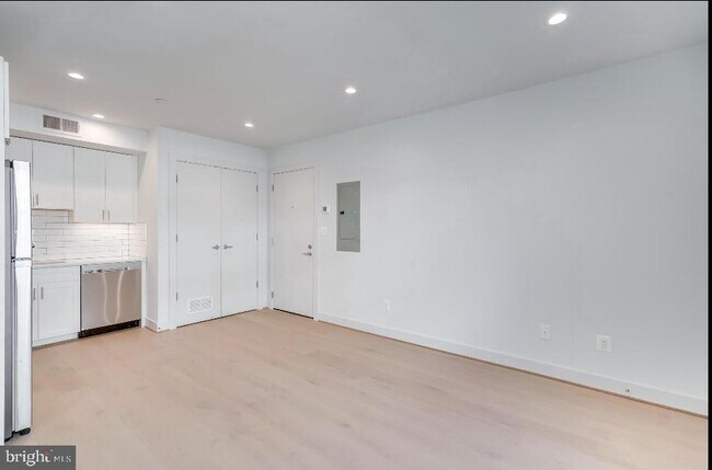 Foto del edificio - 5408 1st Pl NW
