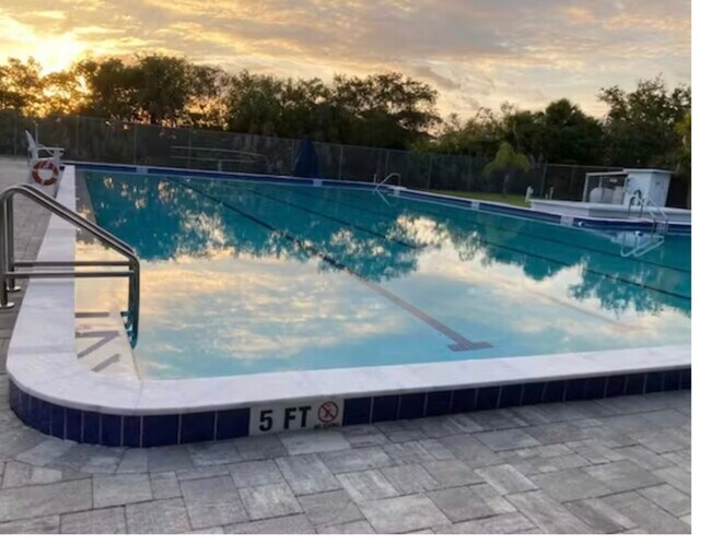 Foto del edificio - 2019 Bayshore Gardens Pkwy