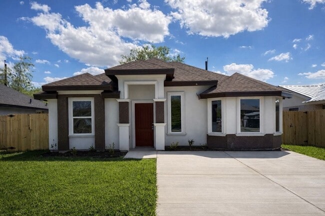 Building Photo - 3411 Elmira Ave