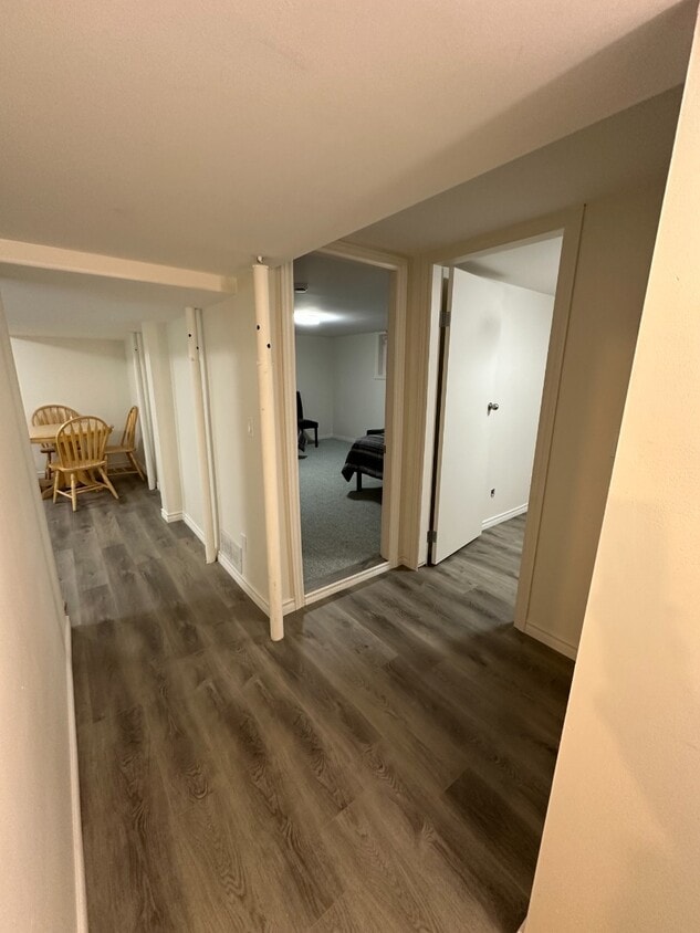 Photo principale - Charming Semi-Furnished 2 Bed / 1 Bath Bas...