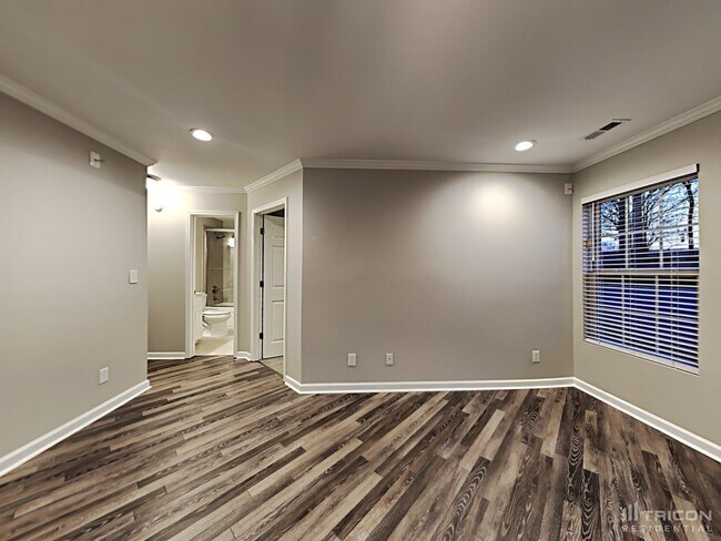 Building Photo - 254 Riverrun Dr