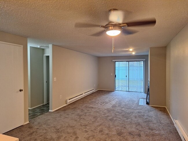 Building Photo - Hideaway5108