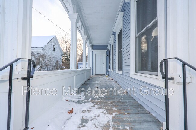 Foto del edificio - 120 Wakefield St