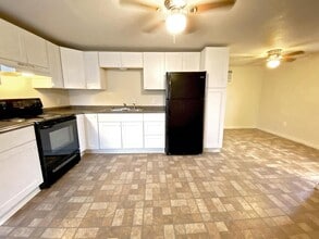 Building Photo - 10606 County Rd 1020