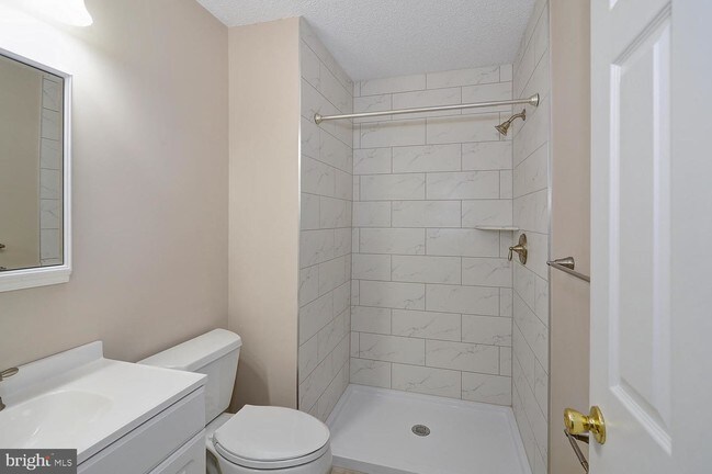 Foto del edificio - 31 Versailles Ct