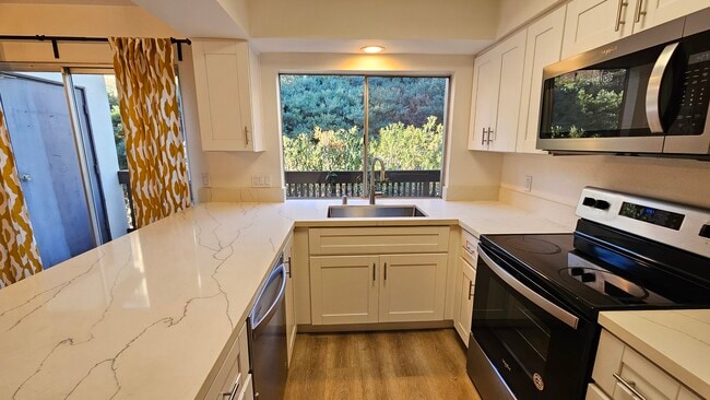 Foto del edificio - 7964 Mission Center Ct