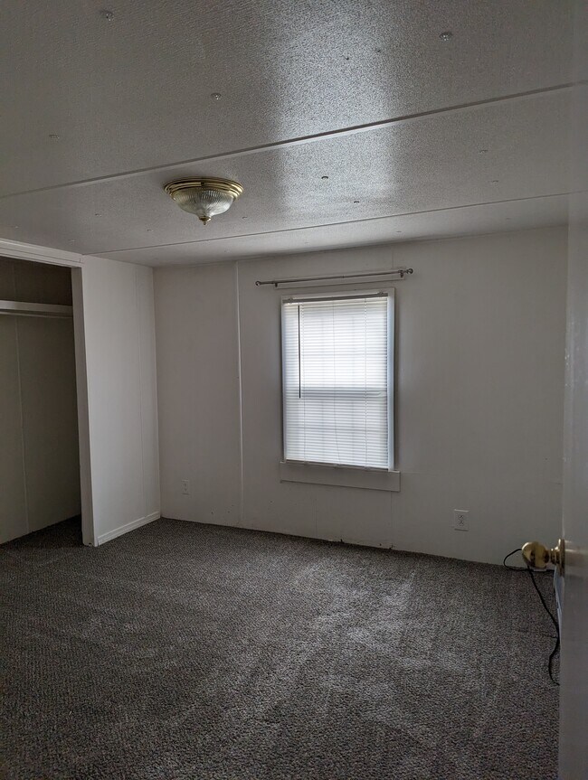 Building Photo - 2490 Poole Way