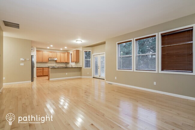 Foto del edificio - 9639 39Th Loop NE, Olympia, WA, 98516