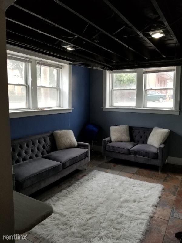 Foto del edificio - 828 W Willis St