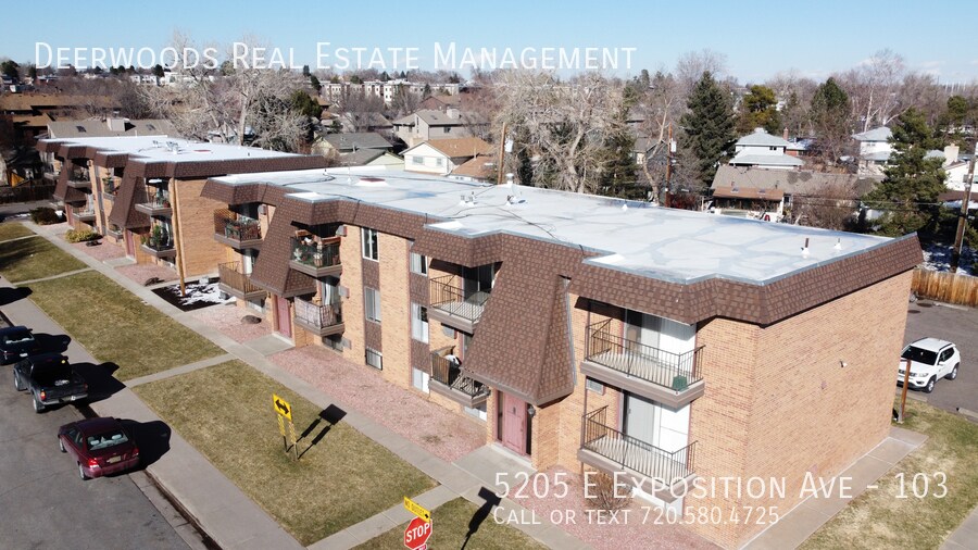 Foto del edificio - 5215 E Exposition Ave