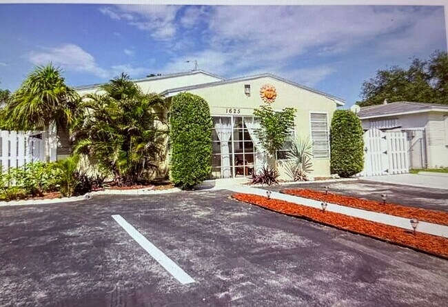 Foto del edificio - 1625 Wilson St