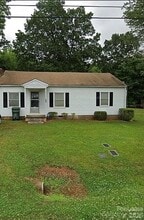 Building Photo - 740 Log Cabin Dr