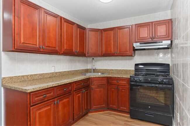 Foto del edificio - 639 E 226th St