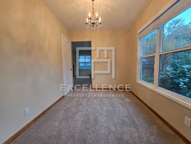 Photo - 3/1 Home on Spacious Lot With New Windows/...