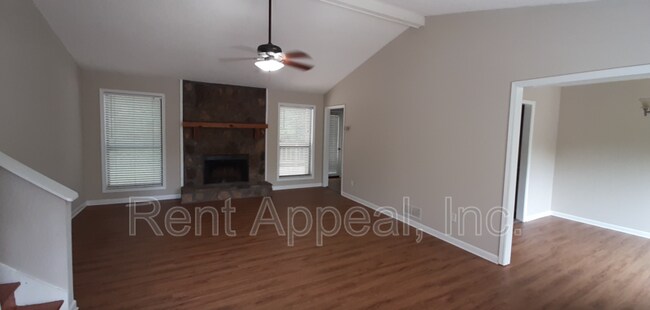 Building Photo - 1705 Hickory Grove Trail NW