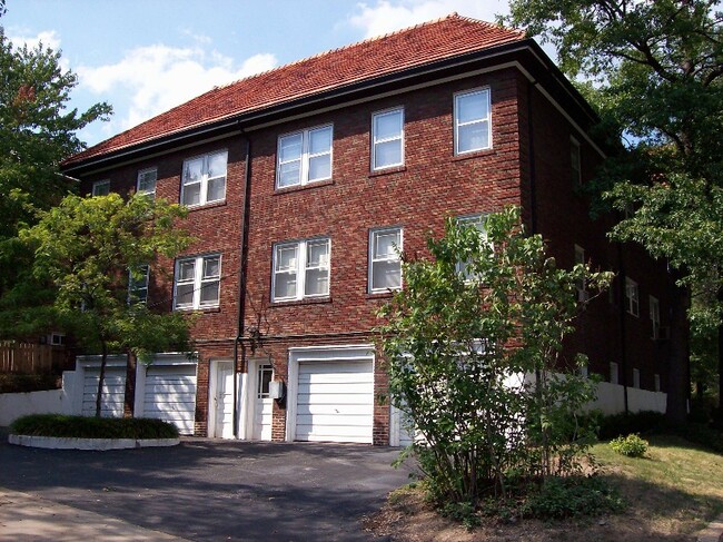 Building Photo - 7700 Shirley Dr