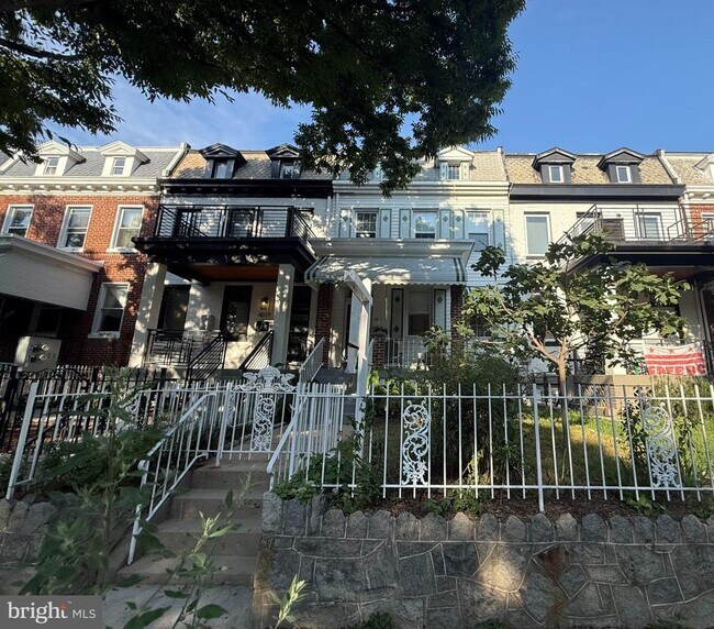 Foto del edificio - 4017 Illinois Ave NW