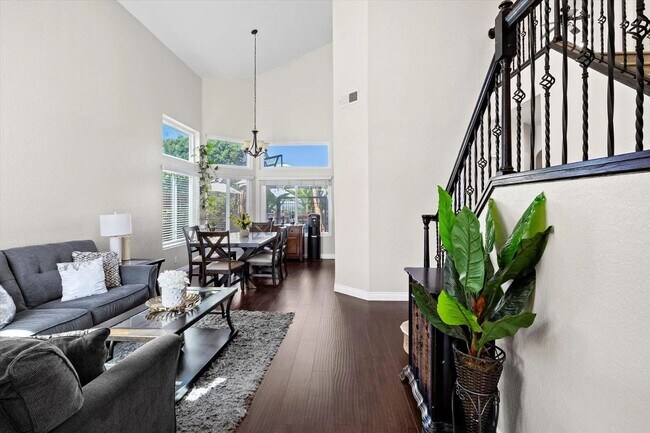 Foto del edificio - 3718 Via Las Villas