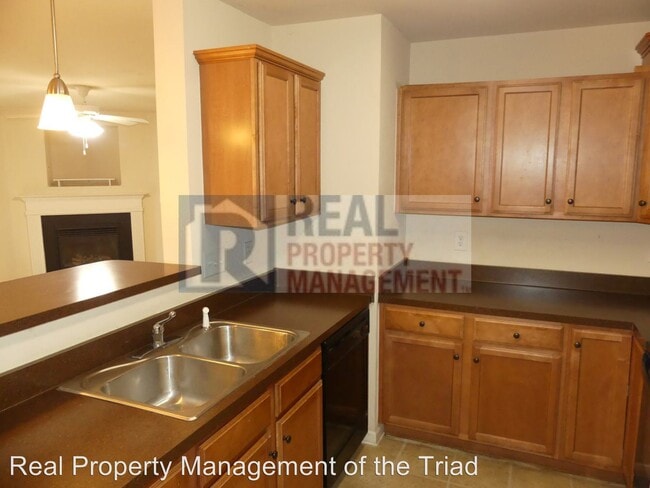 Building Photo - 2 br, 2 bath House - 4703-B Pennoak Lane