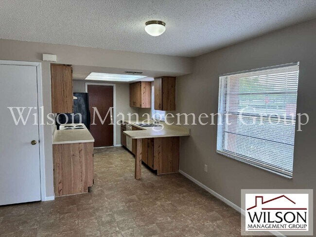 Foto del edificio - 701 Kings Cove Ct