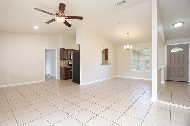 Building Photo - 8226 Creekline Dr