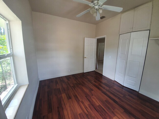 Foto del edificio - 318 SW 15th St