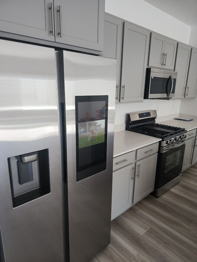 Foto del edificio - 1553 Charmer Ln