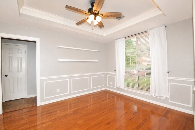 Foto del edificio - 7207 Emerald Glen Dr